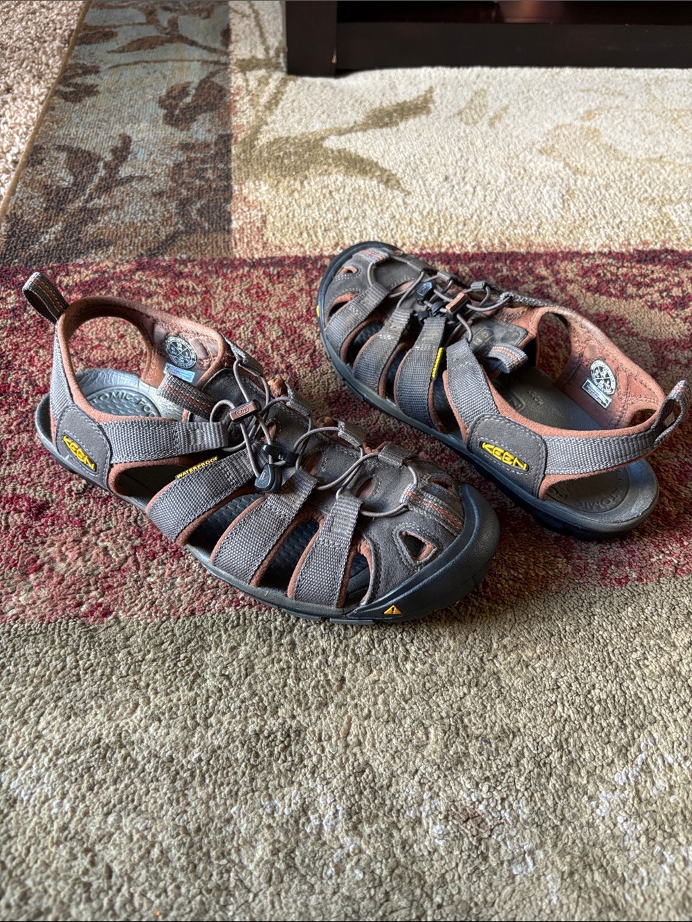 Keen Men's Clearwater CNX Sandals Closed-Toe Sport Sandals  Size 10